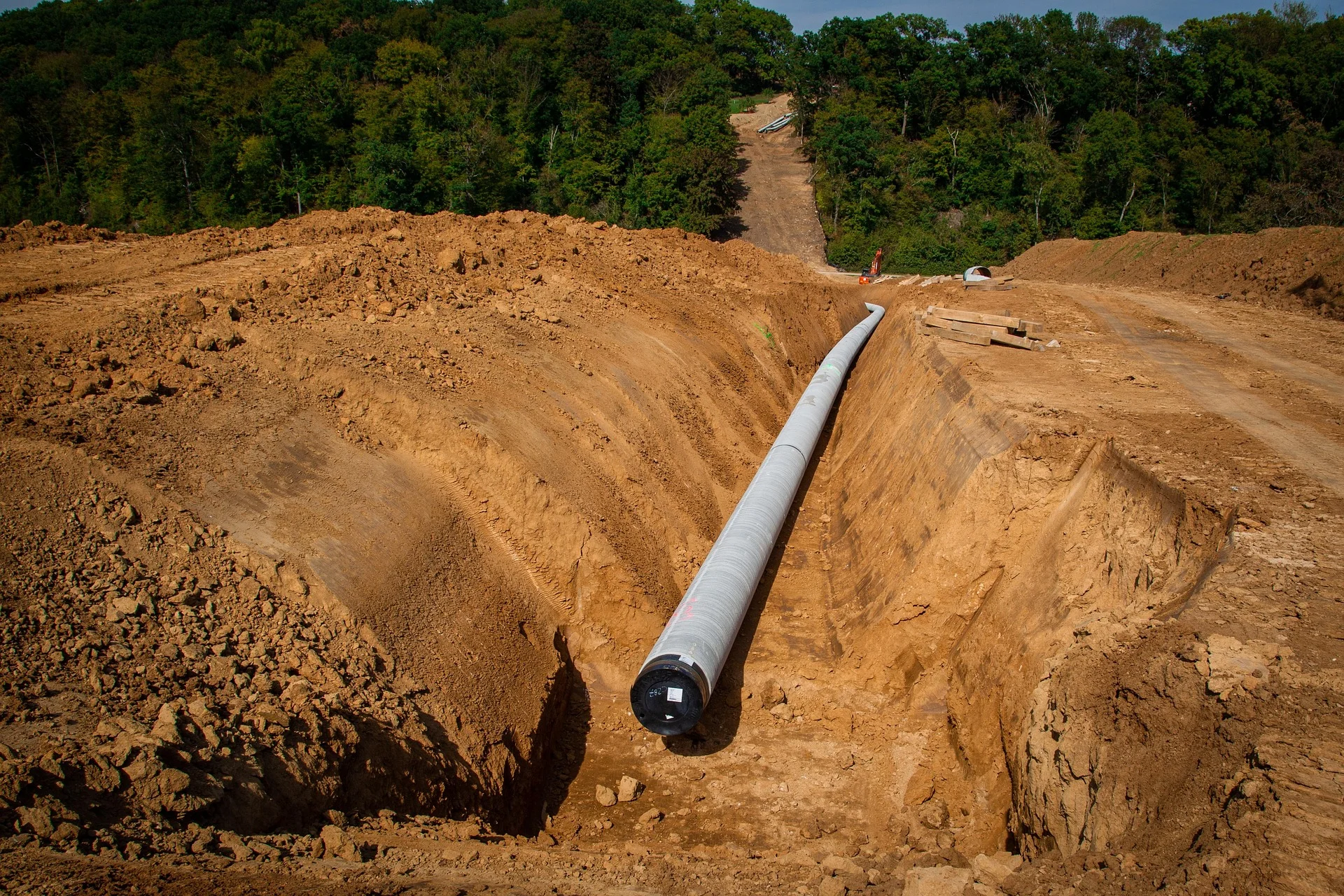 Underground dry utility pipeline installation